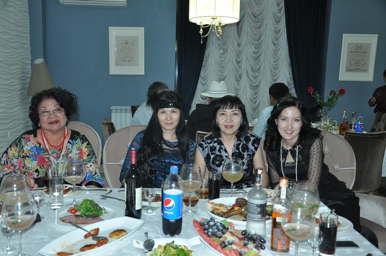 Hotel Jasmine Atyrau Exterior photo
